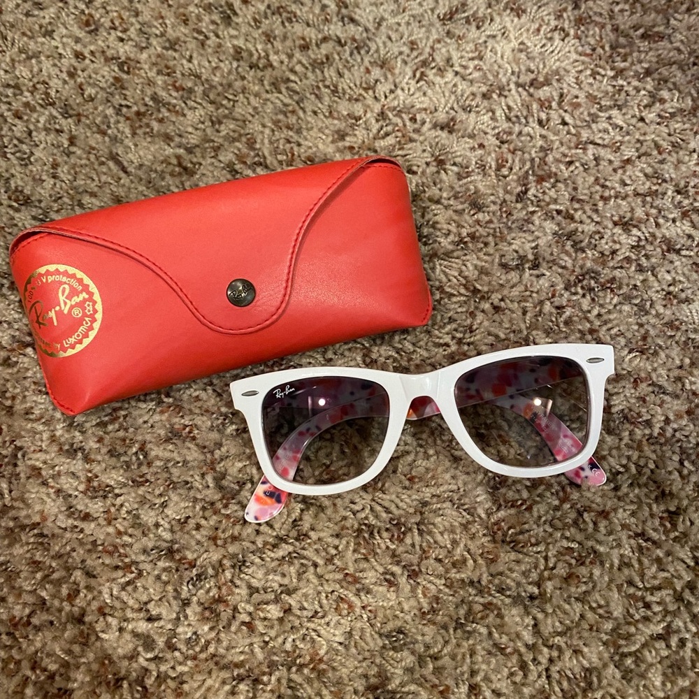 Ray-Ban Sunglasses (women’s)